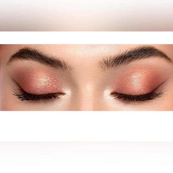 Charlotte Tilbury Luxury Palette of Pop. In Pillow Talk - Picture 5 of 7